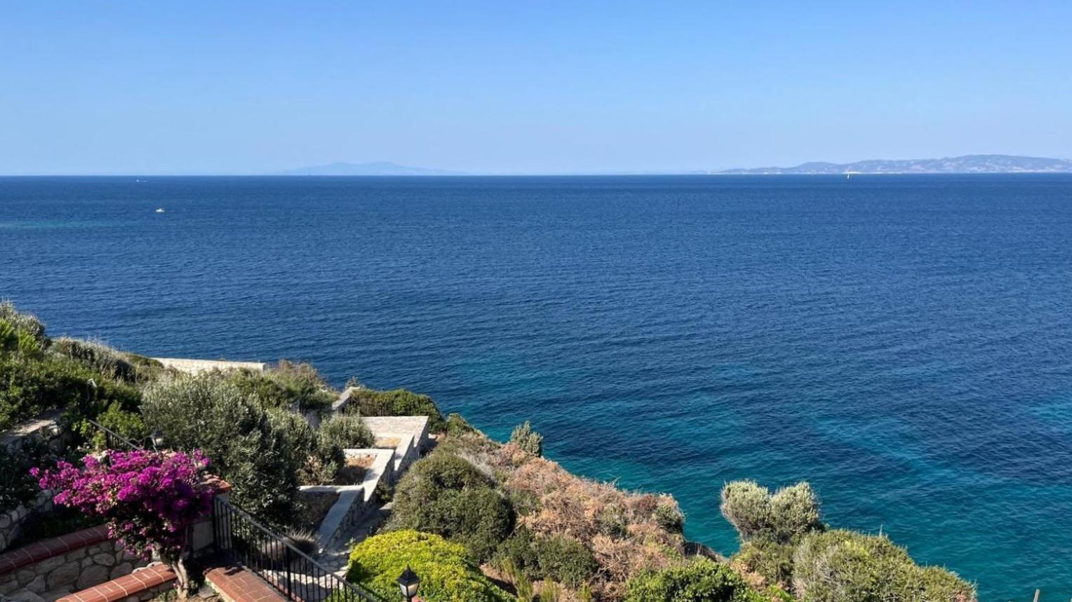 Nergis Hotel Karaburun  Buitenkant foto