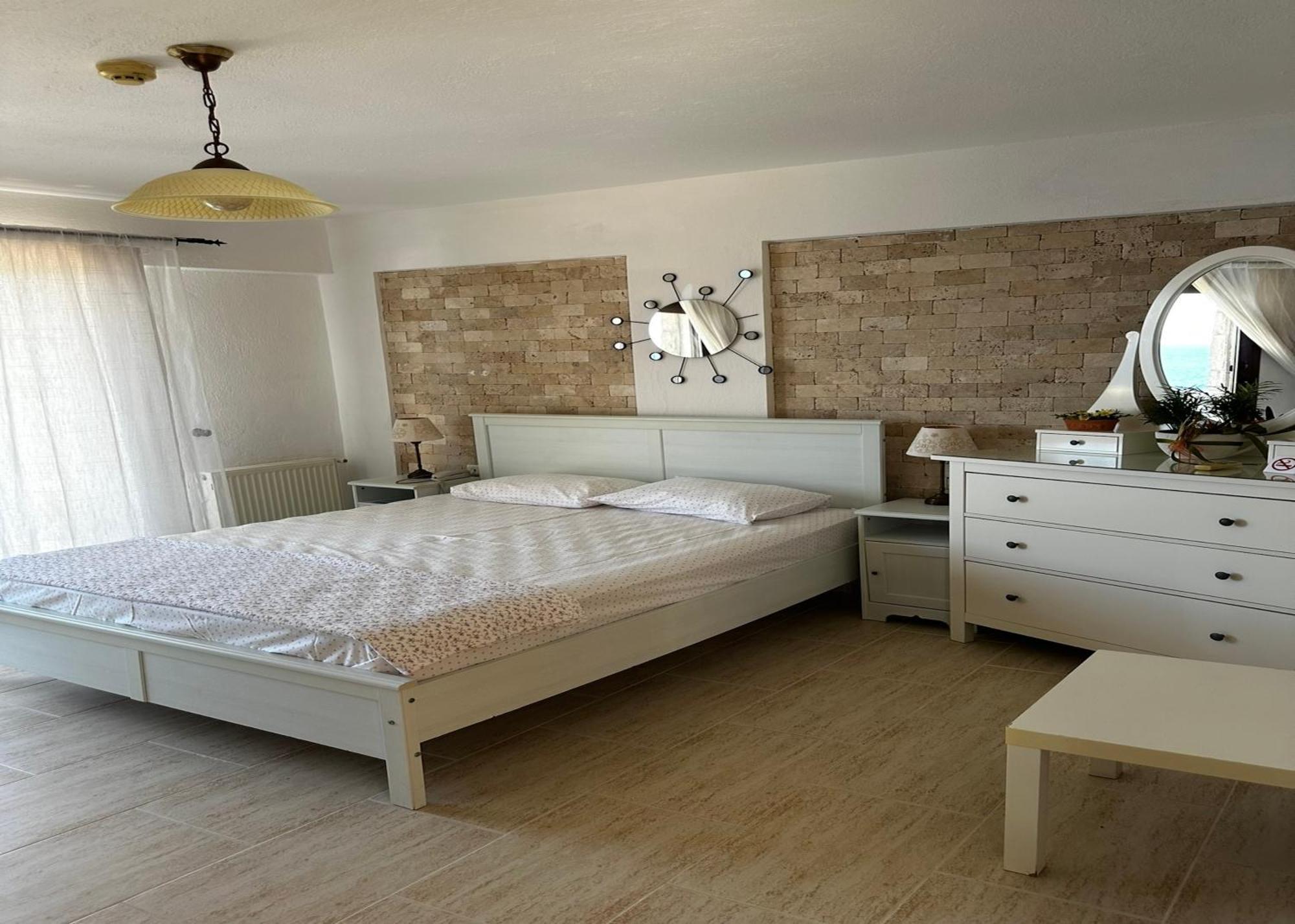 Nergis Hotel Karaburun  Buitenkant foto