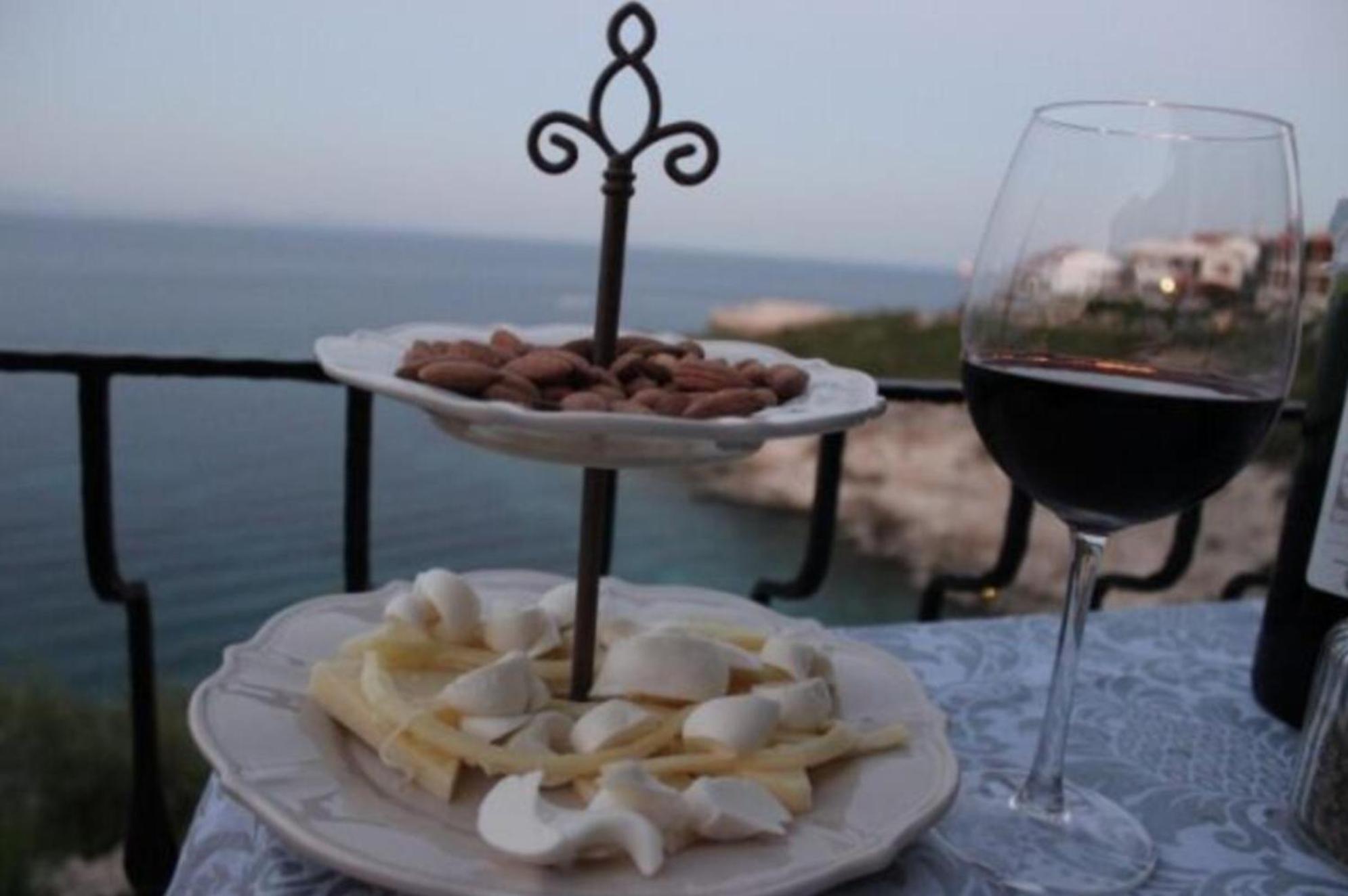 Nergis Hotel Karaburun  Buitenkant foto